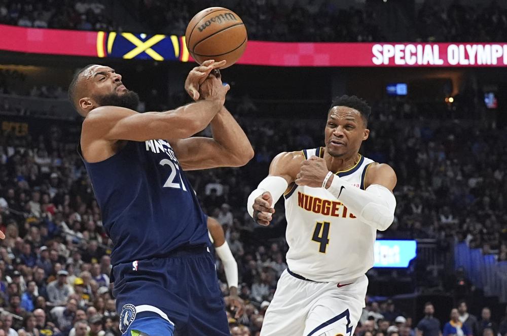 他在用人和 他在用人和